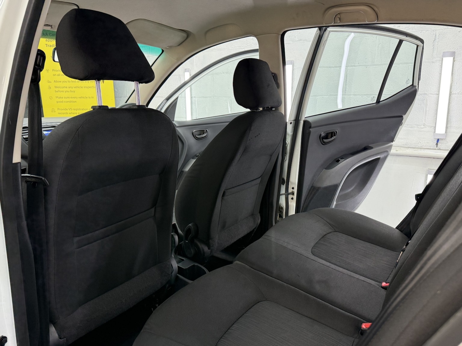 Used Hyundai i10 2013 for sale - 76510841: Photo 38