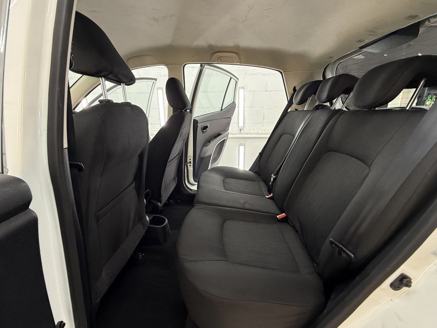 Used Hyundai i10 2013 for sale - 76510841: Photo 39