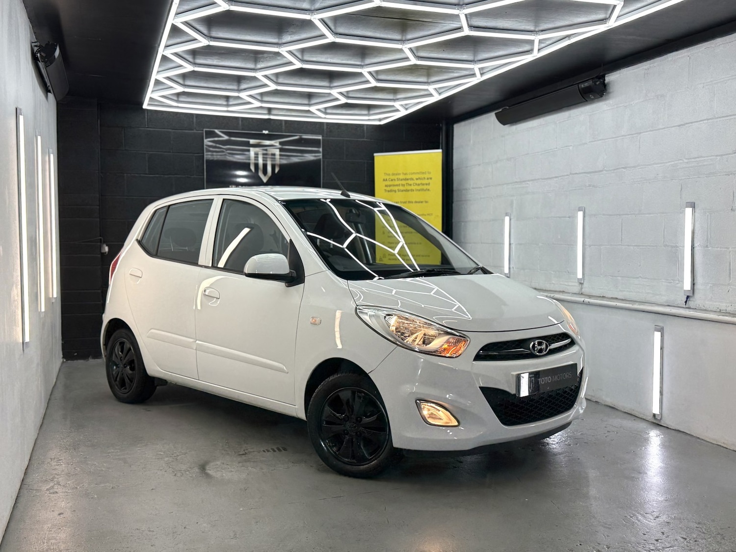 Used Hyundai i10 2013 for sale - 76510841: Photo 5