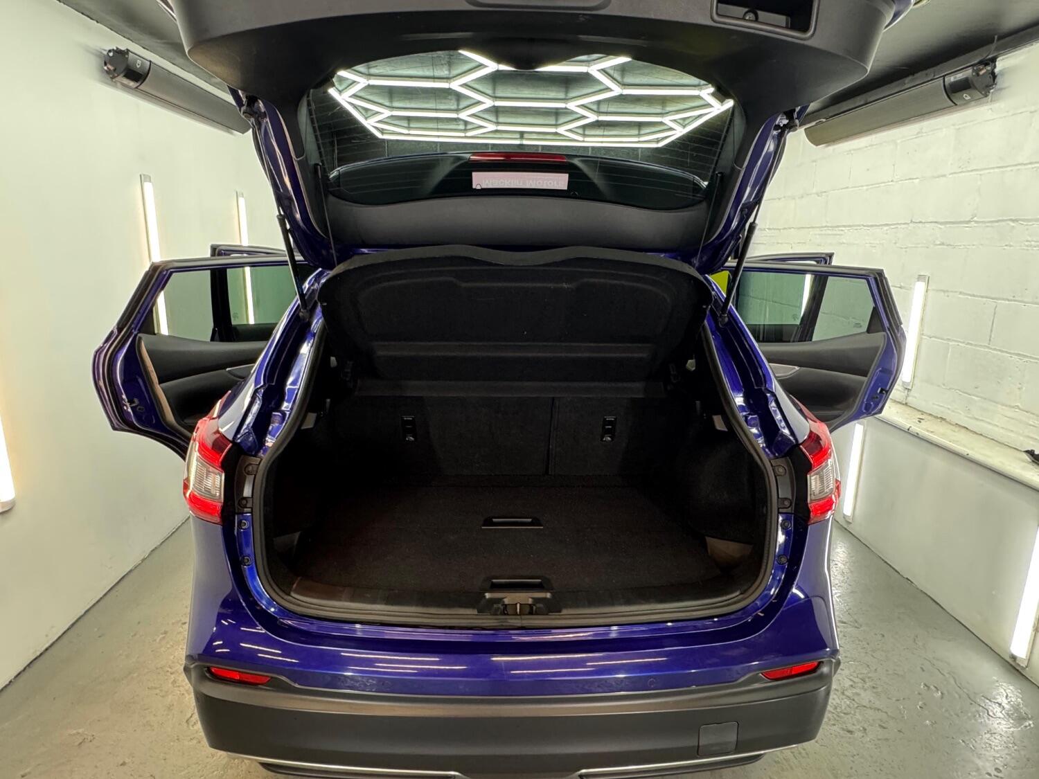 Used Nissan Qashqai 2017 for sale - 77145173: Photo 13