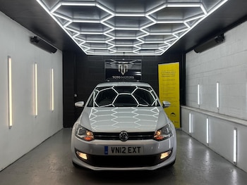 Used Volkswagen Polo 2012 for sale - 76142508: Photo