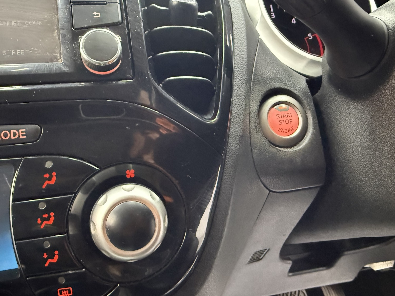 Used Nissan Juke 2013 for sale - 77319801: Photo 19