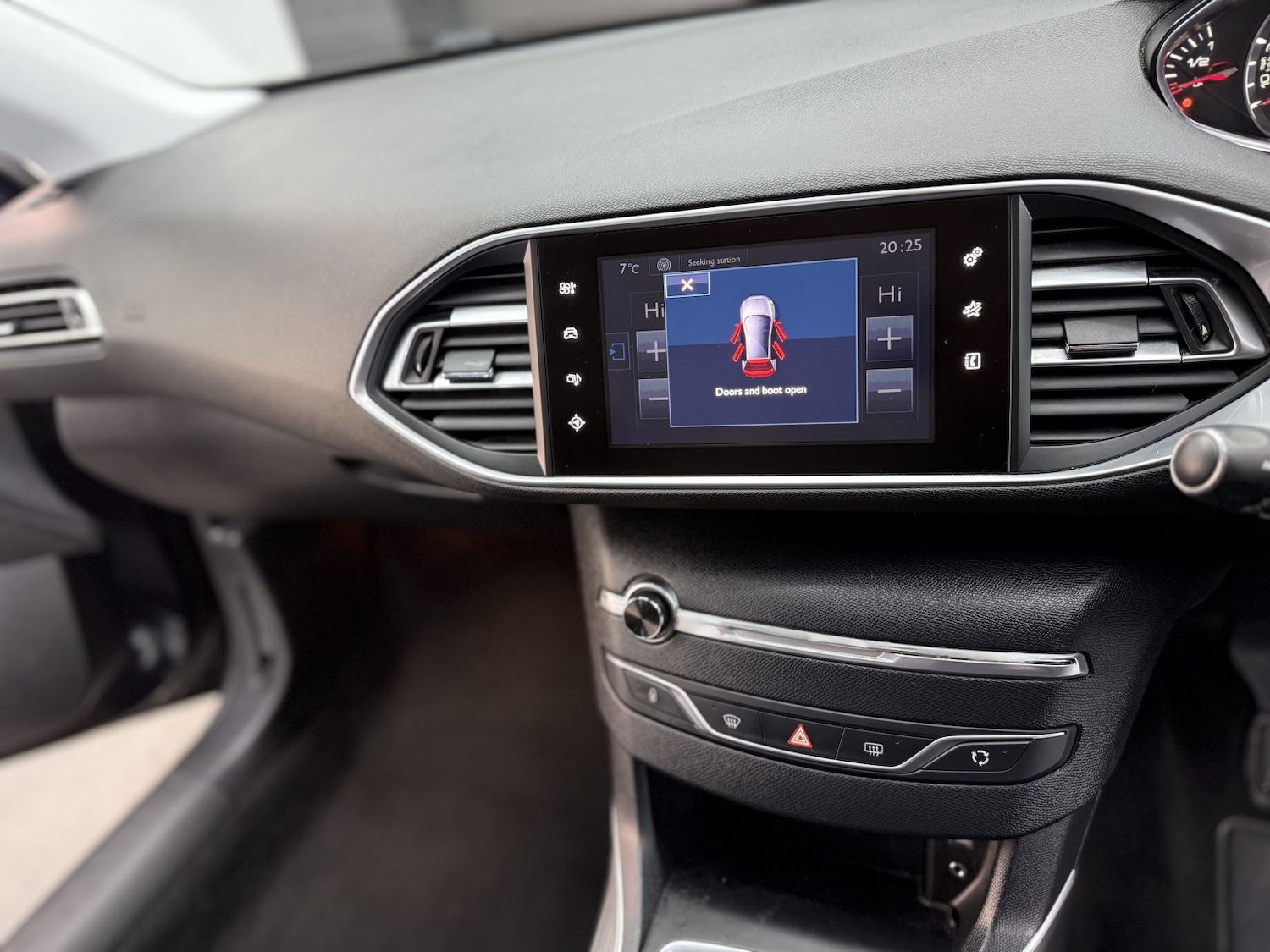 Used Peugeot 308 2016 for sale - 77558538: Photo 26