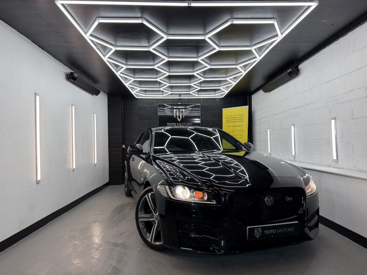 Used Jaguar XF 2015 for sale - 77802637: Photo 1