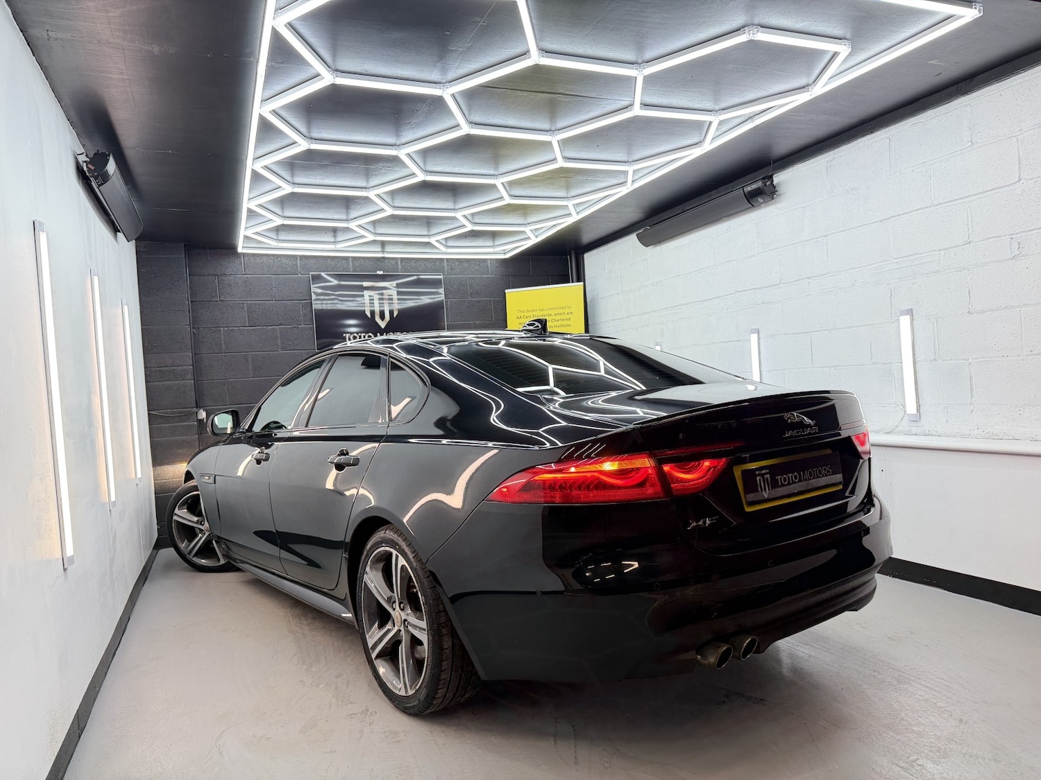 Used Jaguar XF 2015 for sale - 77802637: Photo 11