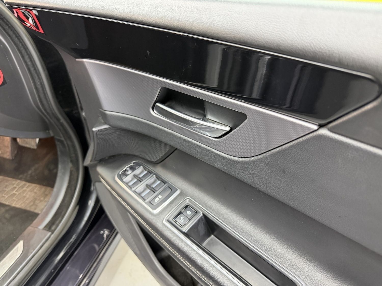 Used Jaguar XF 2015 for sale - 77802637: Photo 12