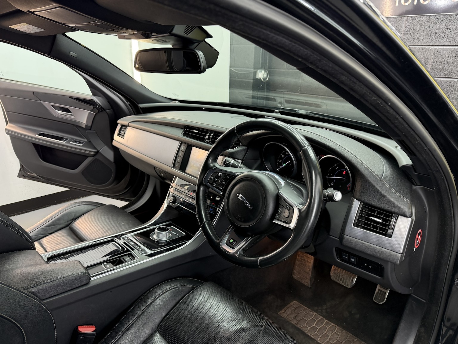 Used Jaguar XF 2015 for sale - 77802637: Photo 14