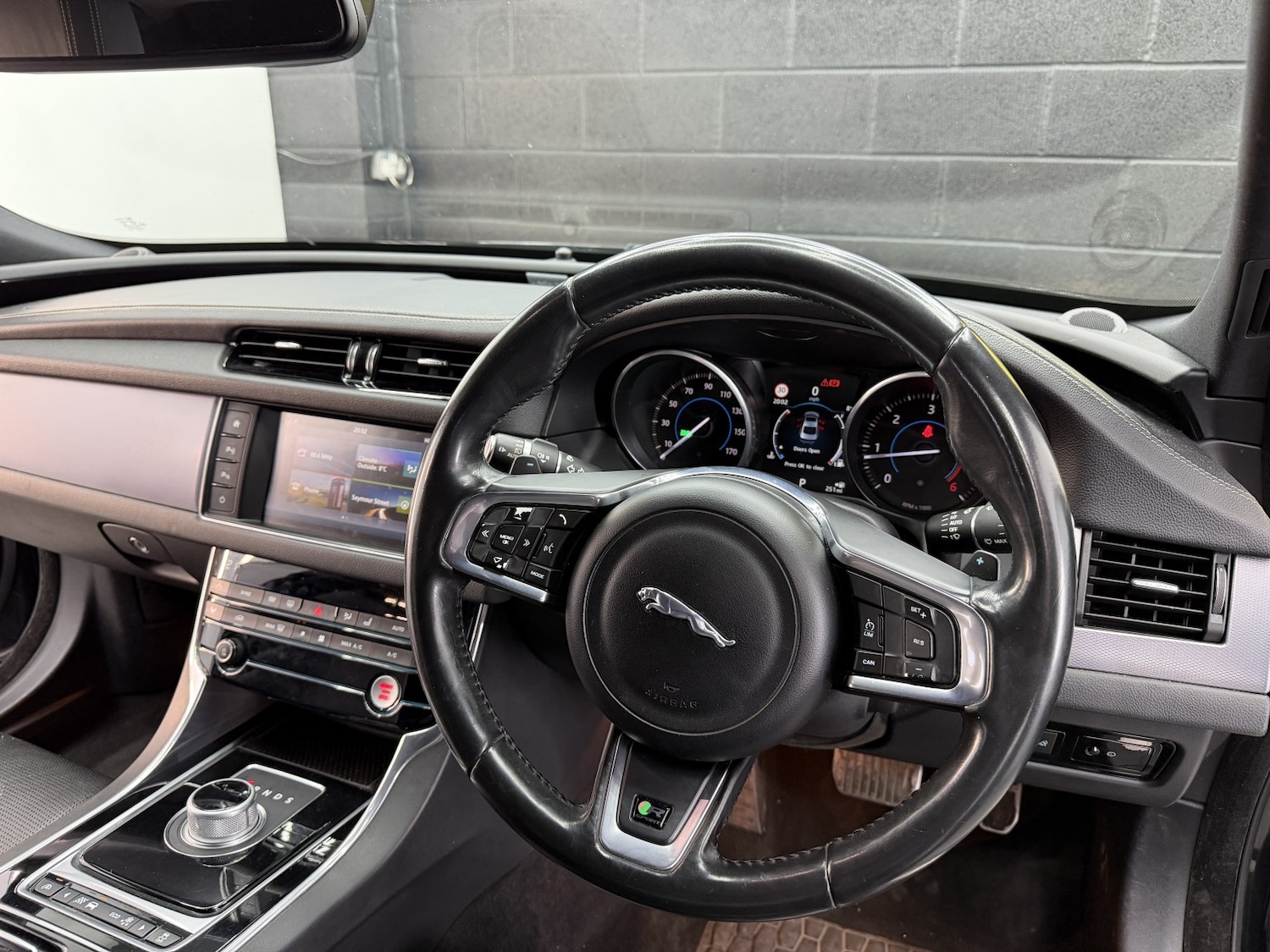 Used Jaguar XF 2015 for sale - 77802637: Photo 15