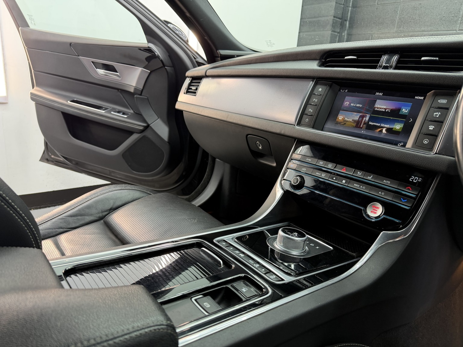 Used Jaguar XF 2015 for sale - 77802637: Photo 16