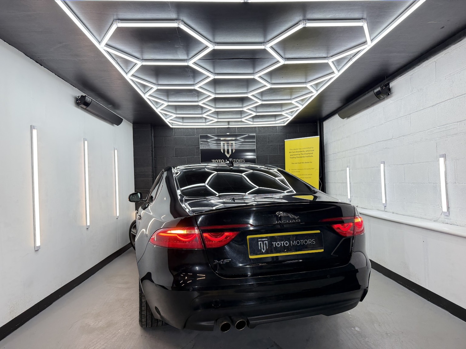 Used Jaguar XF 2015 for sale - 77802637: Photo 8