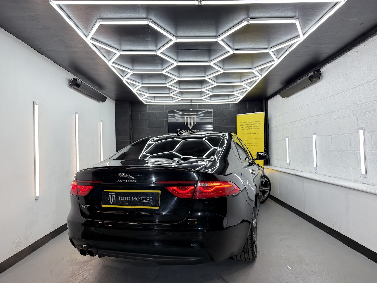 Used Jaguar XF 2015 for sale - 77802637: Photo 9