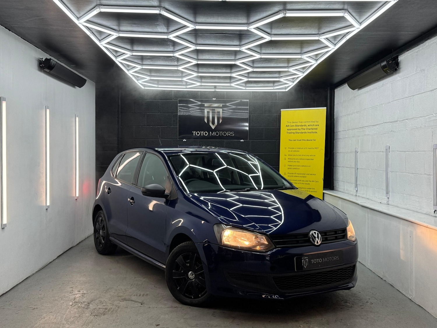 Used Volkswagen Polo 2010 for sale - 76941751: Photo 1