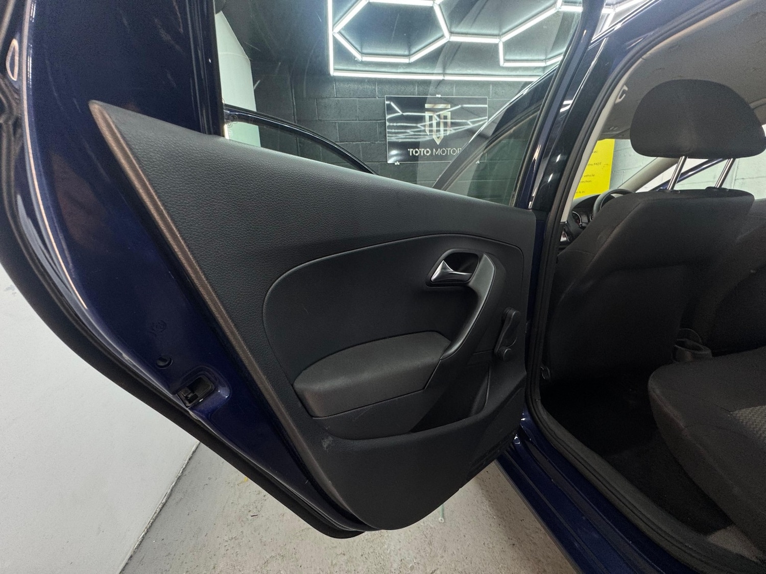 Used Volkswagen Polo 2010 for sale - 76941751: Photo 26