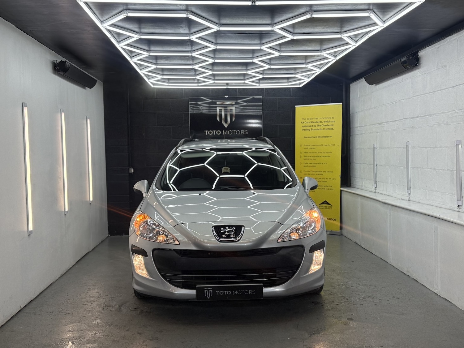 Used Peugeot 308 SW 2011 for sale - 76257652: Photo 2