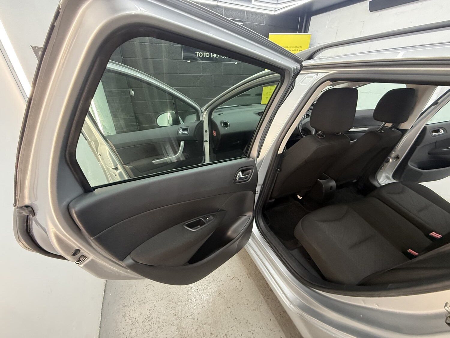 Used Peugeot 308 SW 2011 for sale - 76257652: Photo 24