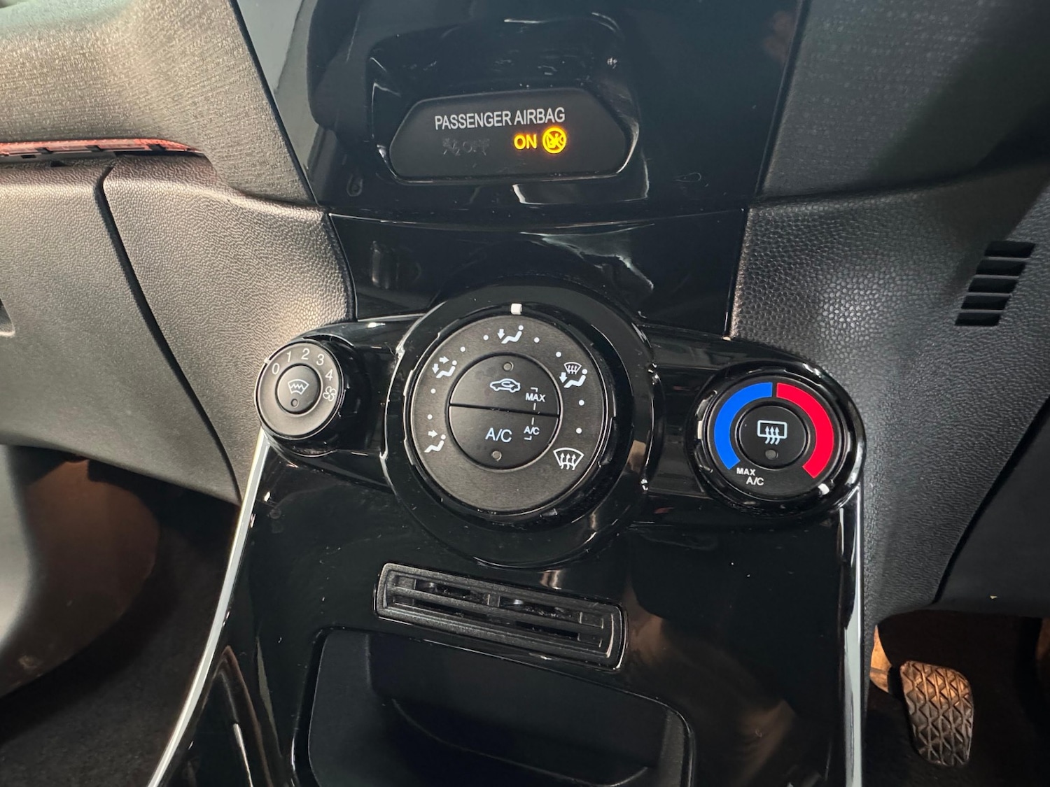 Used Ford Fiesta 2015 for sale - 77145168: Photo 23