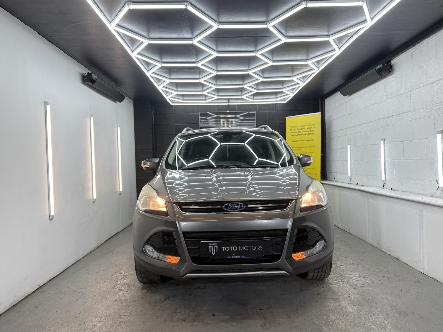 Used Ford Kuga 2014 for sale - 77319825: Photo 2