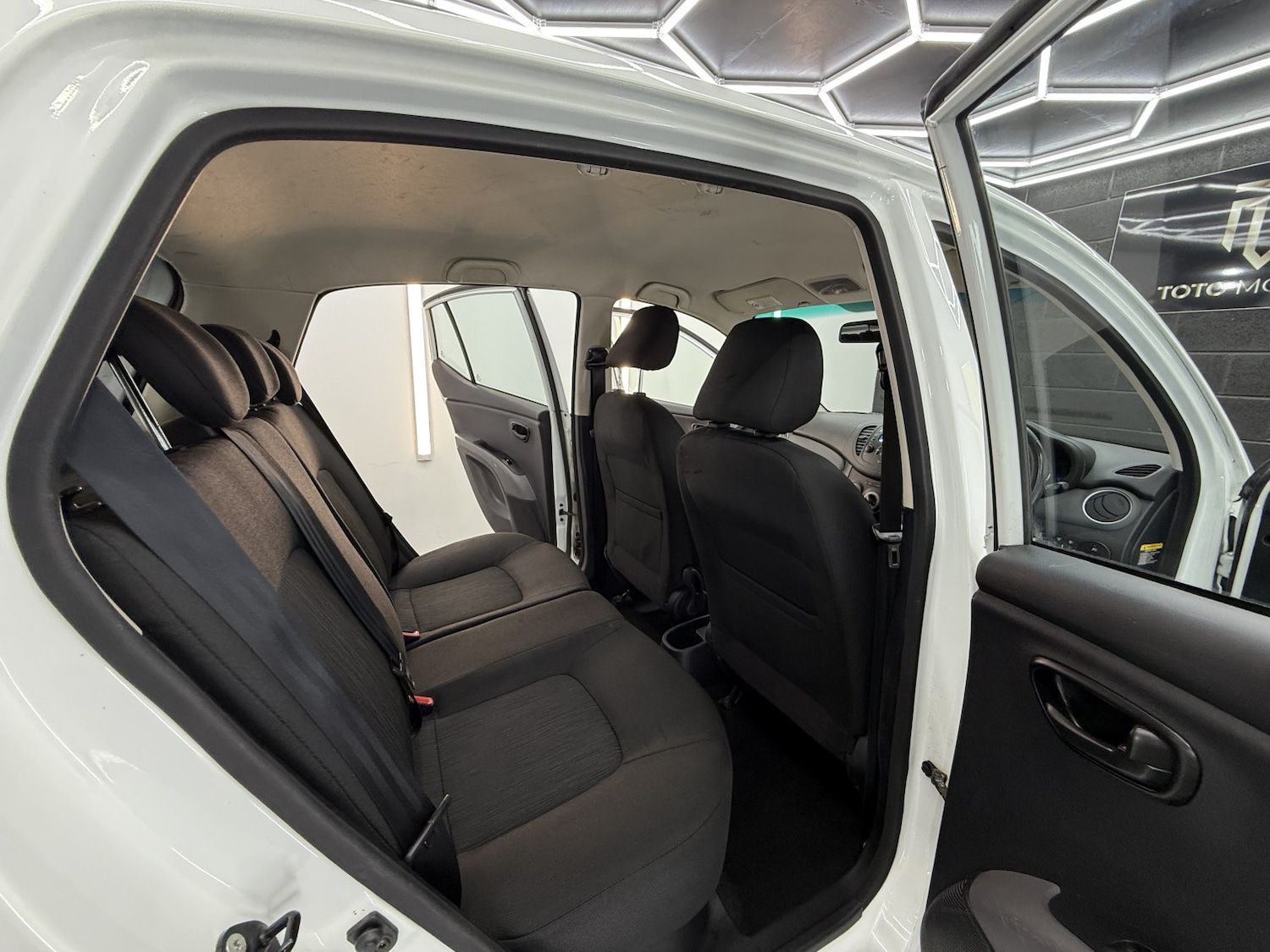 Used Hyundai i10 2013 for sale - 77145166: Photo 29