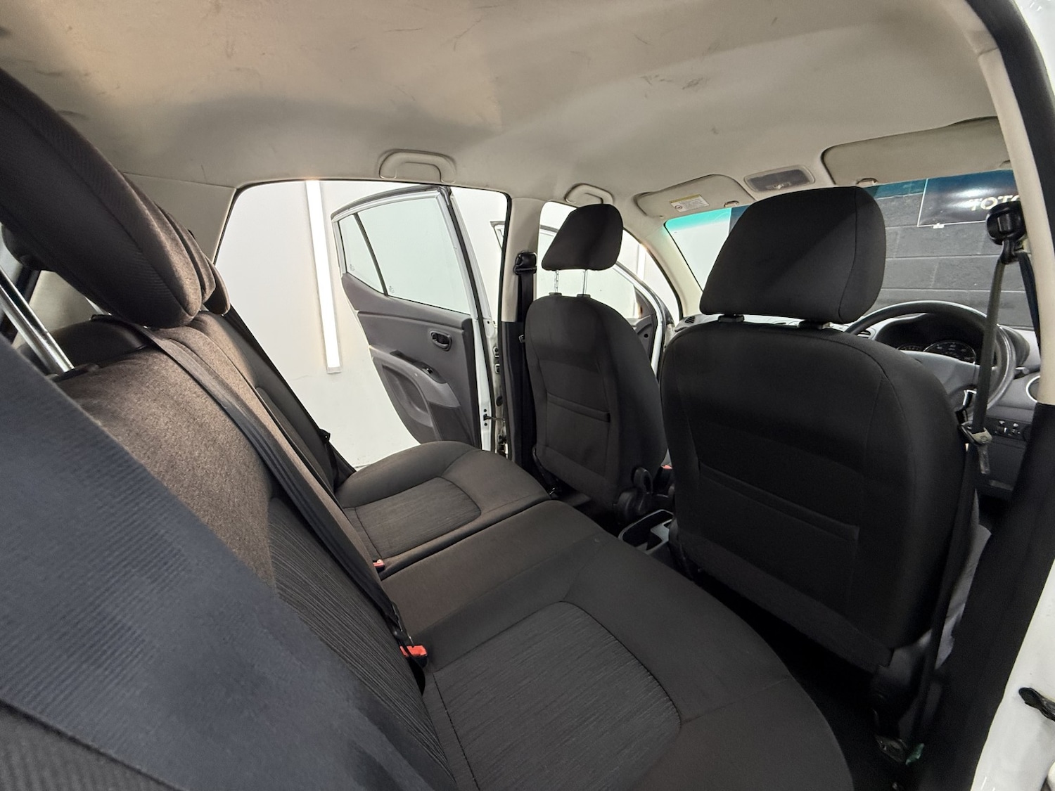 Used Hyundai i10 2013 for sale - 77145166: Photo 30