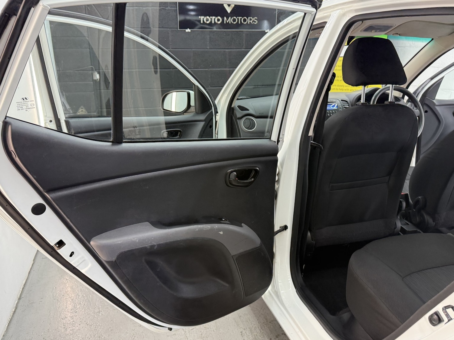 Used Hyundai i10 2013 for sale - 77145166: Photo 35