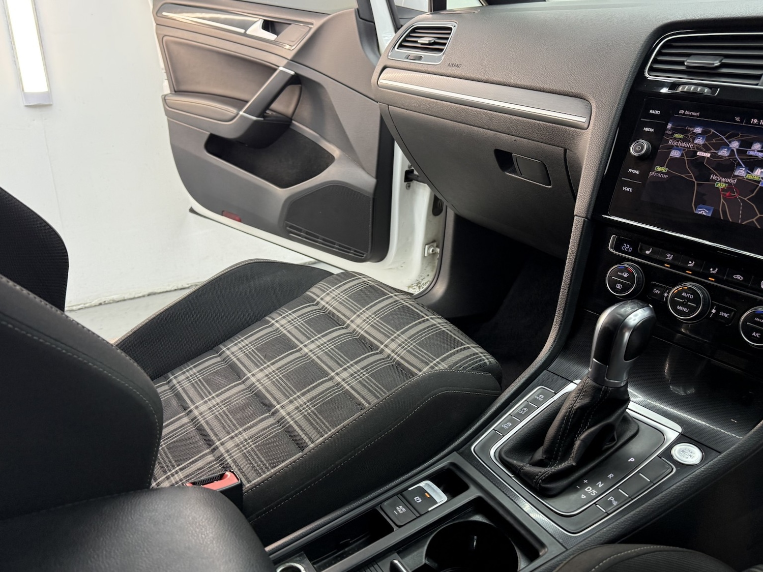 Used Volkswagen Golf 2014 for sale - 77145164: Photo 29