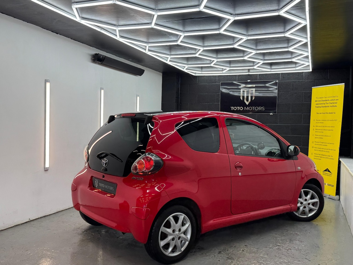 Used Toyota AYGO 2013 for sale - 77145160: Photo 10