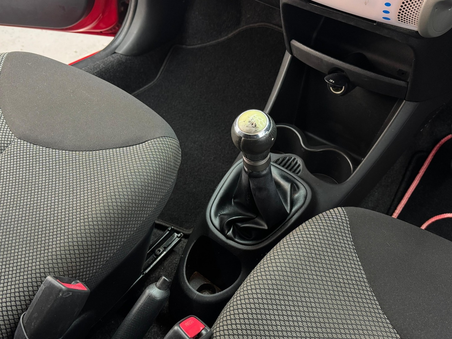 Used Toyota AYGO 2013 for sale - 77145160: Photo 28