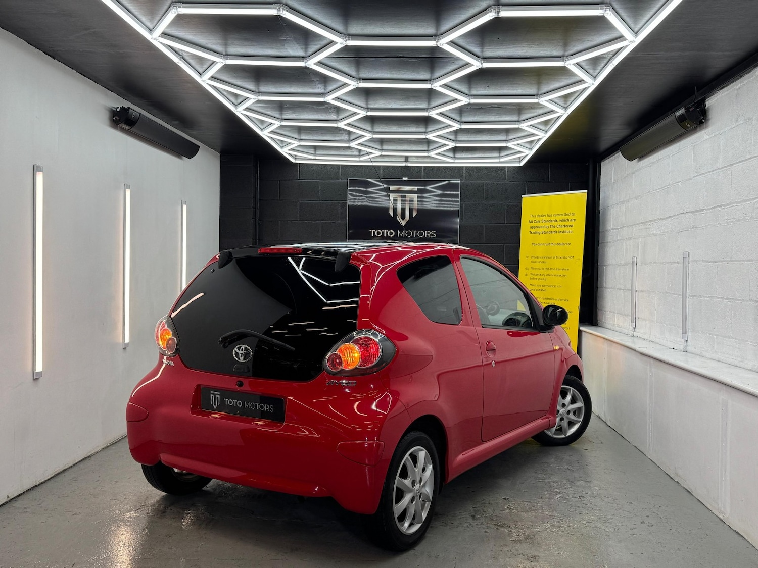 Used Toyota AYGO 2013 for sale - 77145160: Photo 9