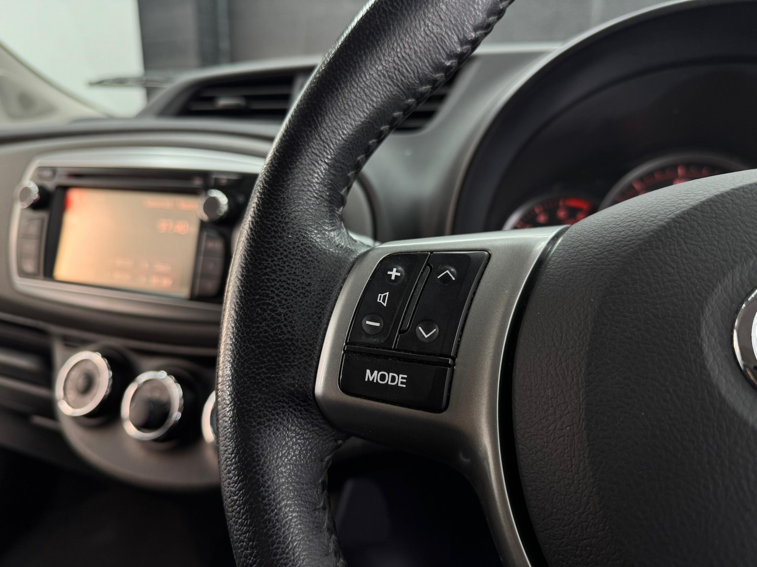 Used Toyota Yaris 2012 for sale - 76476957: Photo 19