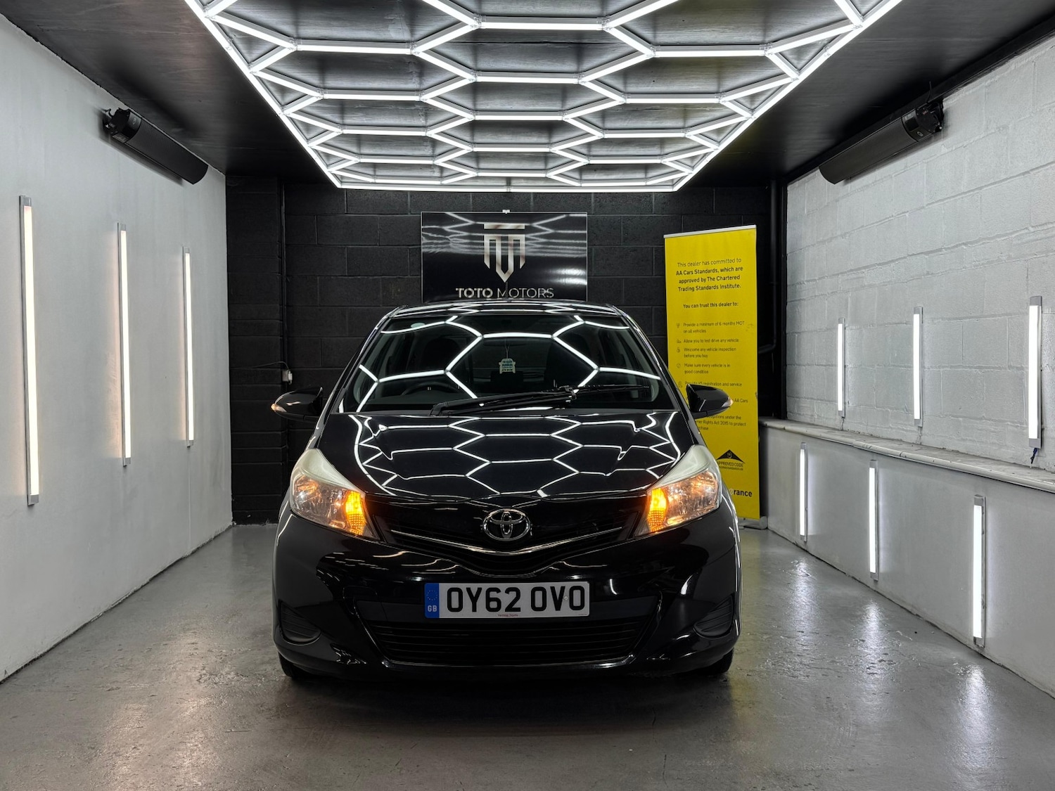 Used Toyota Yaris 2012 for sale - 76476957: Photo 2