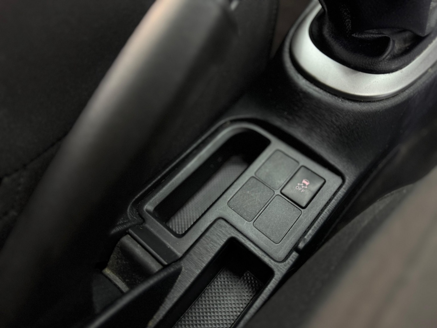 Used Toyota Yaris 2012 for sale - 76476957: Photo 28