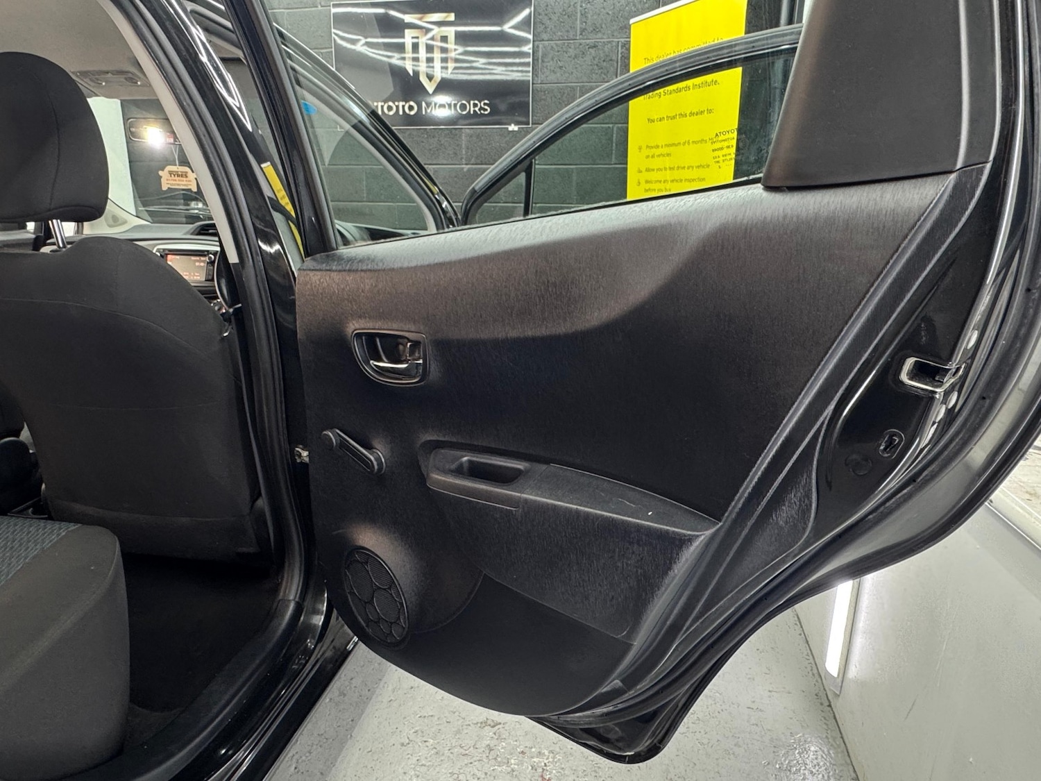 Used Toyota Yaris 2012 for sale - 76476957: Photo 34