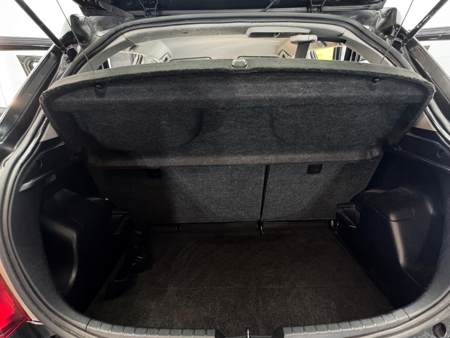 Used Toyota Yaris 2012 for sale - 76476957: Photo 43