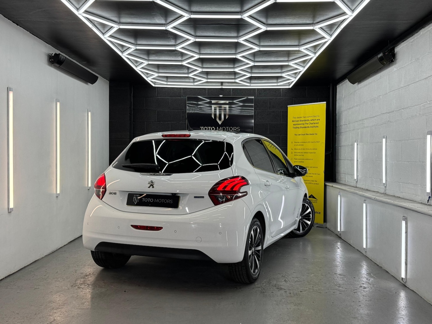 Used Peugeot 208 2016 for sale - 76421905: Photo 11