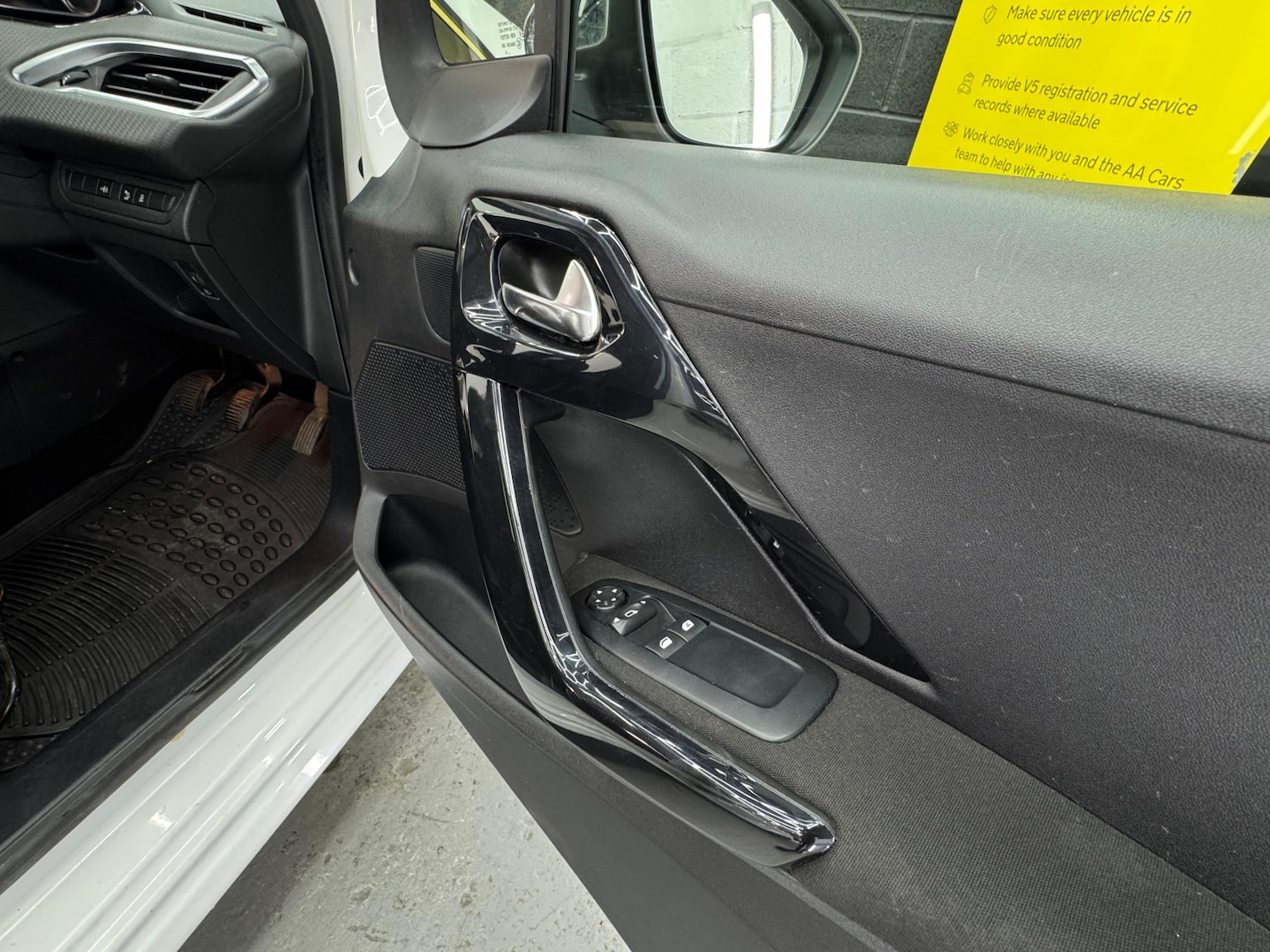 Used Peugeot 208 2016 for sale - 76421905: Photo 15