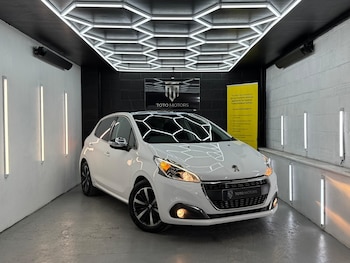 Used Peugeot 208 2016 for sale - 76421905: Photo