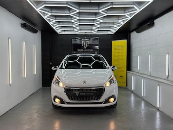 Used Peugeot 208 2016 for sale - 76421905: Photo