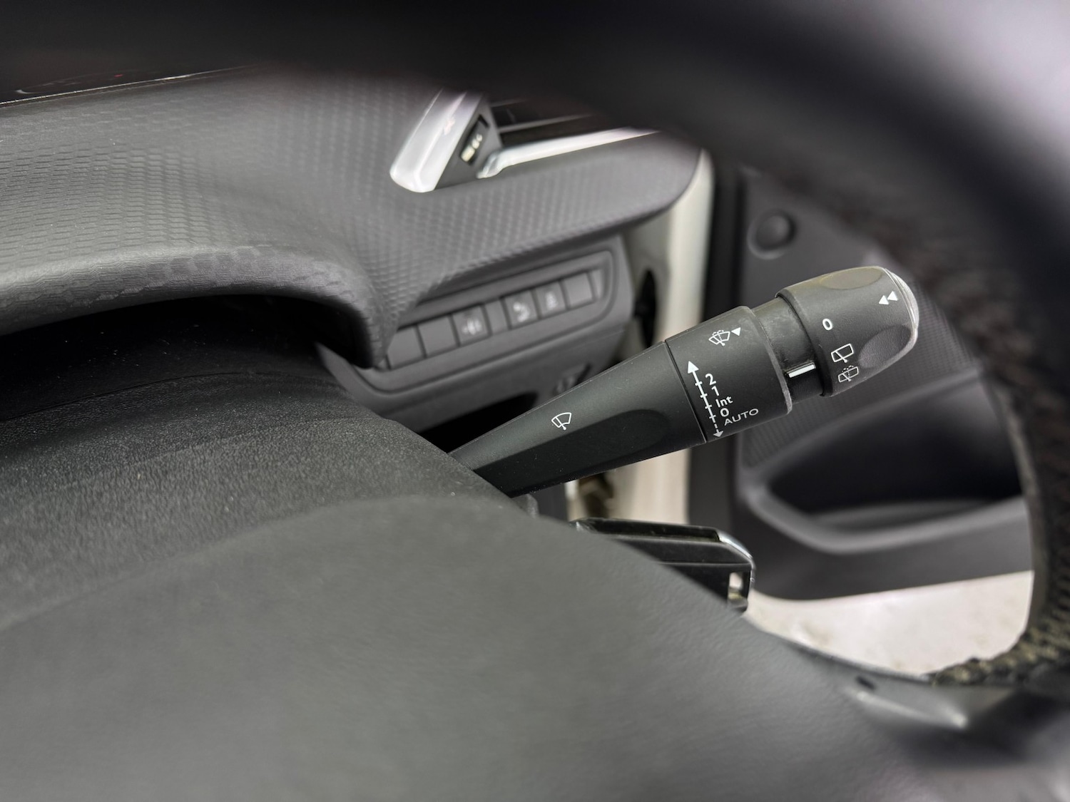 Used Peugeot 208 2016 for sale - 76421905: Photo 30