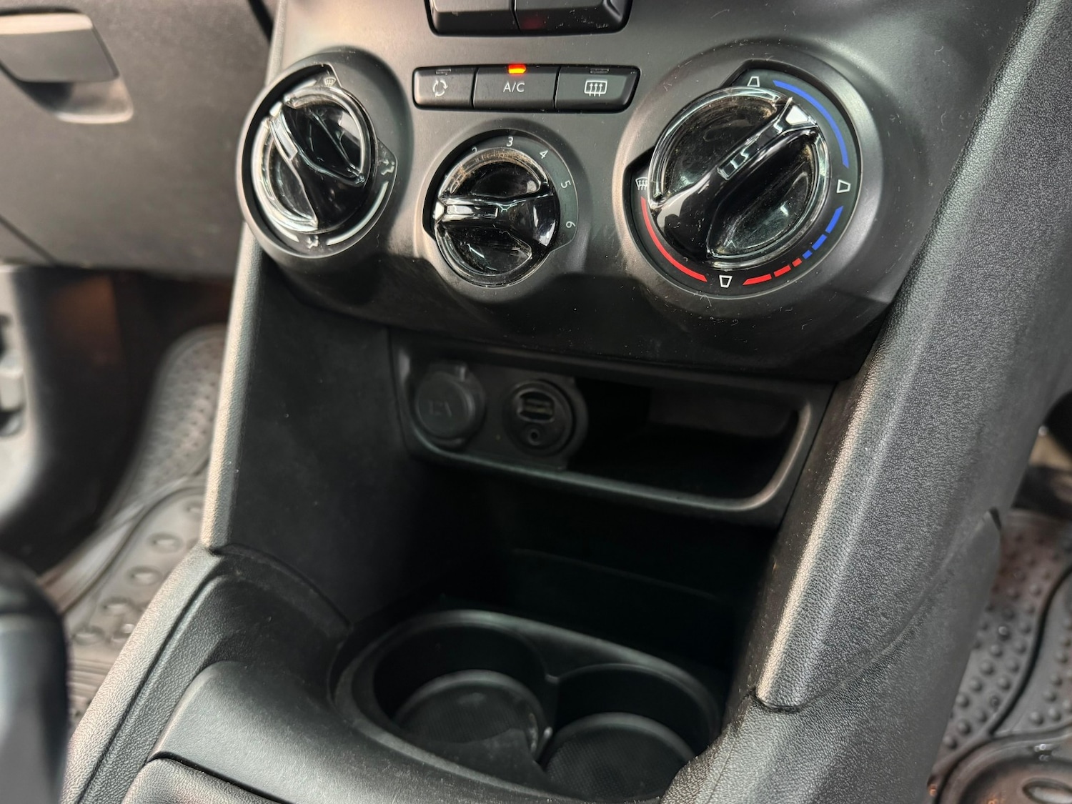 Used Peugeot 208 2016 for sale - 76421905: Photo 33