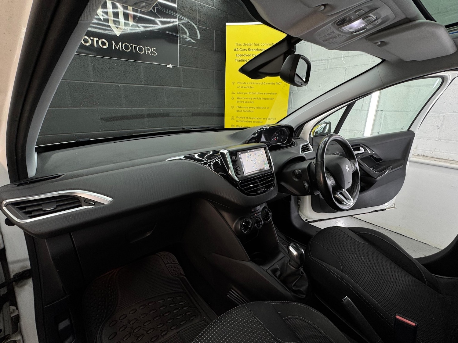 Used Peugeot 208 2016 for sale - 76421905: Photo 44