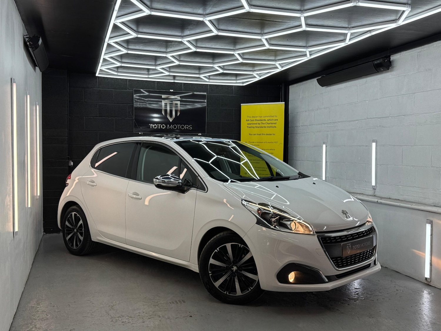 Used Peugeot 208 2016 for sale - 76421905: Photo 5