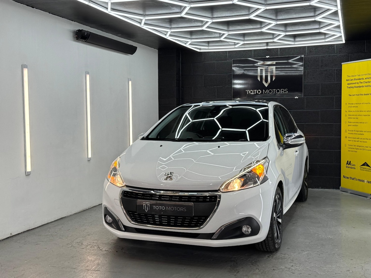 Used Peugeot 208 2016 for sale - 76421905: Photo 7