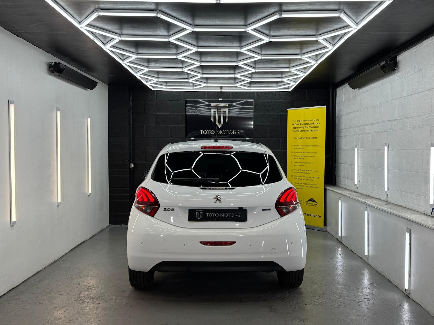 Used Peugeot 208 2016 for sale - 76421905: Photo 8