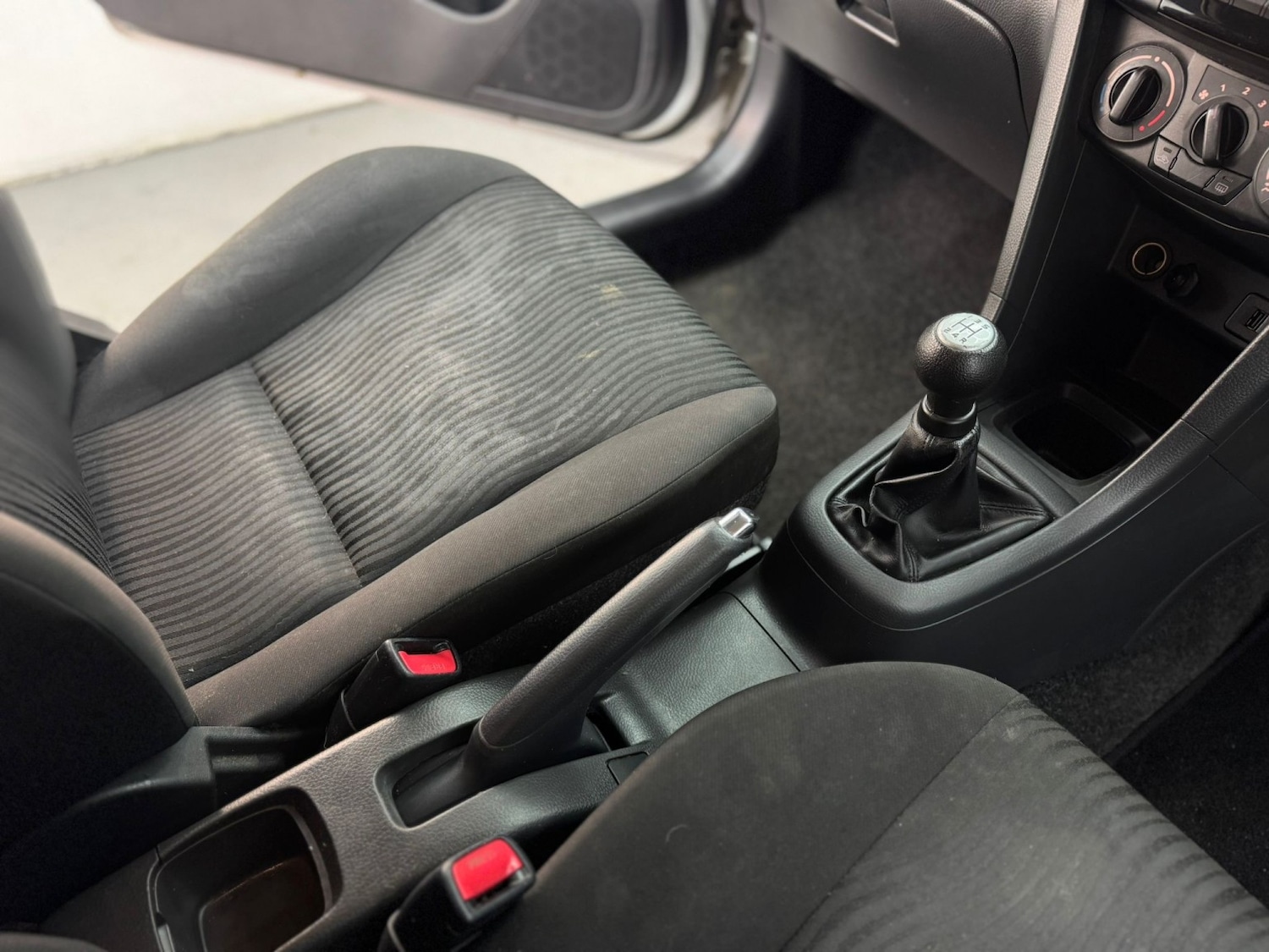 Used Suzuki Swift 2013 for sale - 77145163: Photo 25