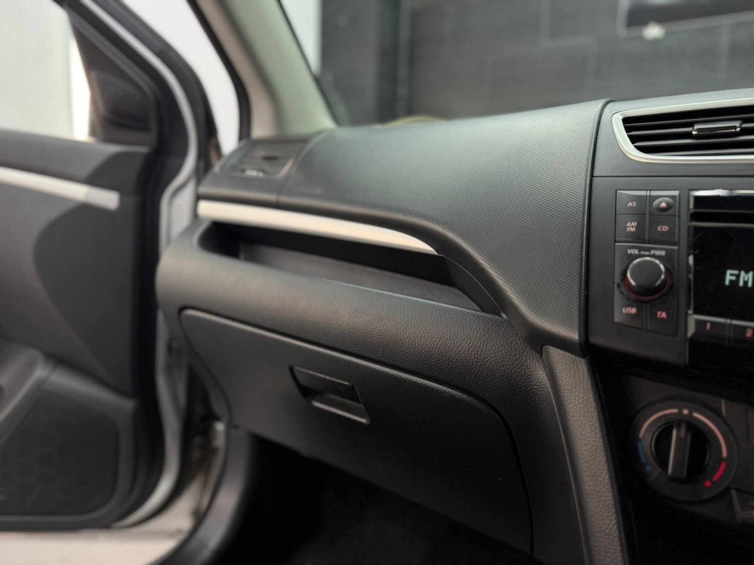 Used Suzuki Swift 2013 for sale - 77145163: Photo 27