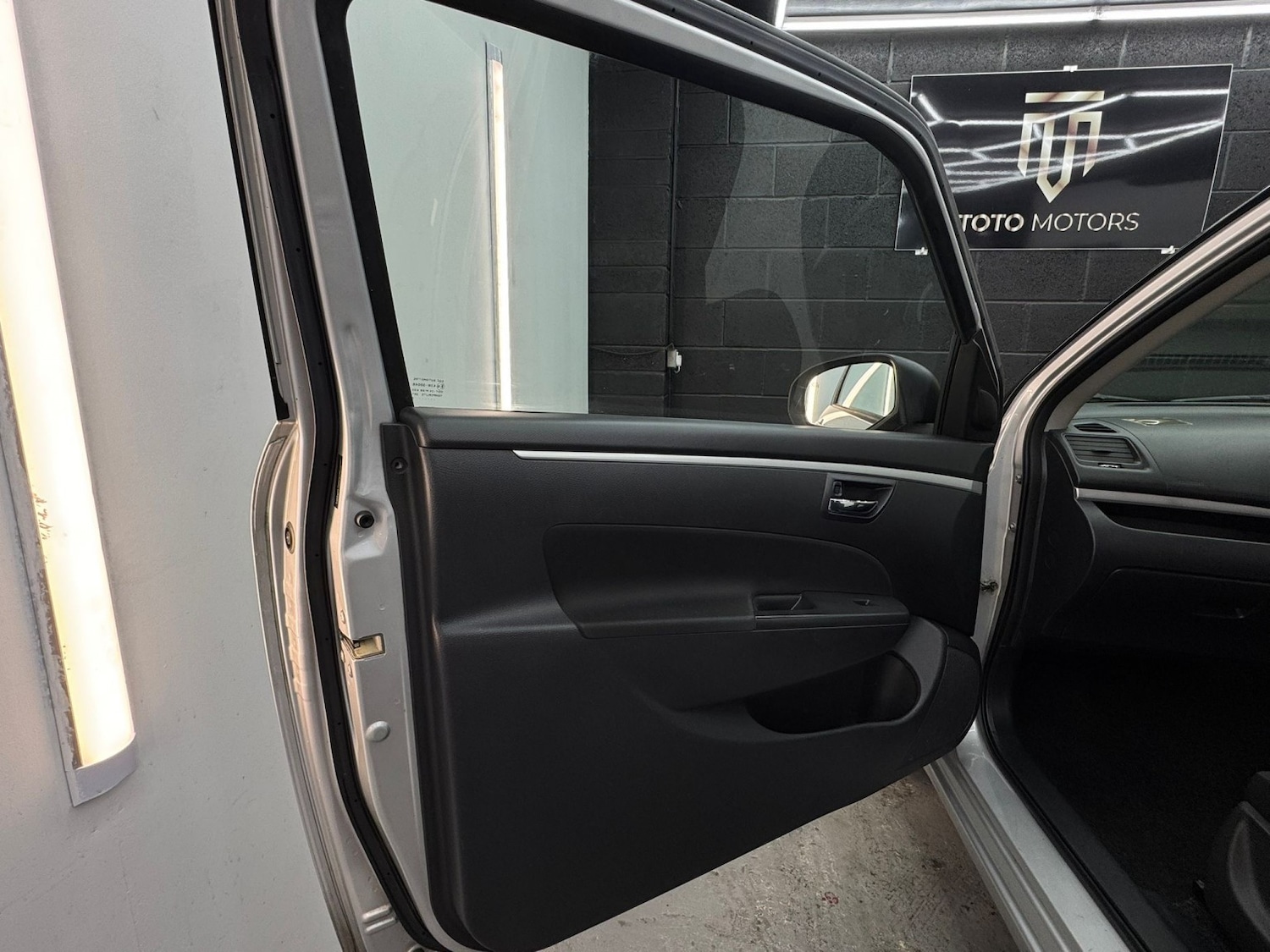 Used Suzuki Swift 2013 for sale - 77145163: Photo 30