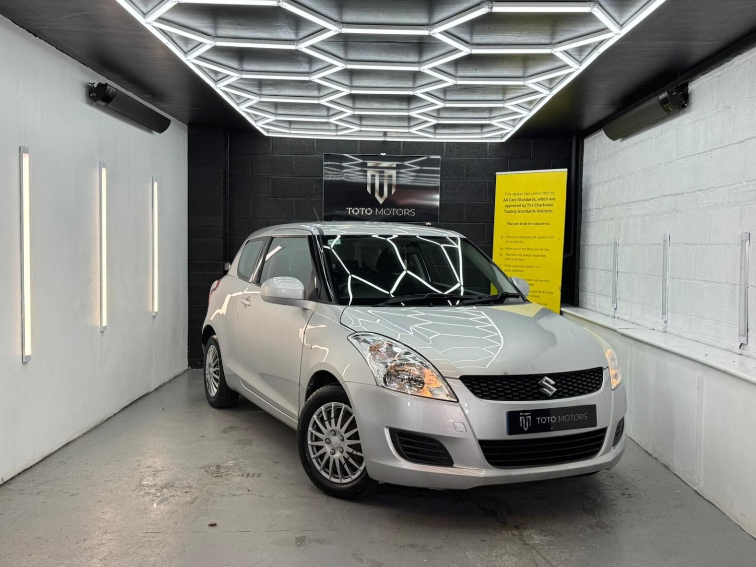 Used Suzuki Swift 2013 for sale - 76807279: Photo 1