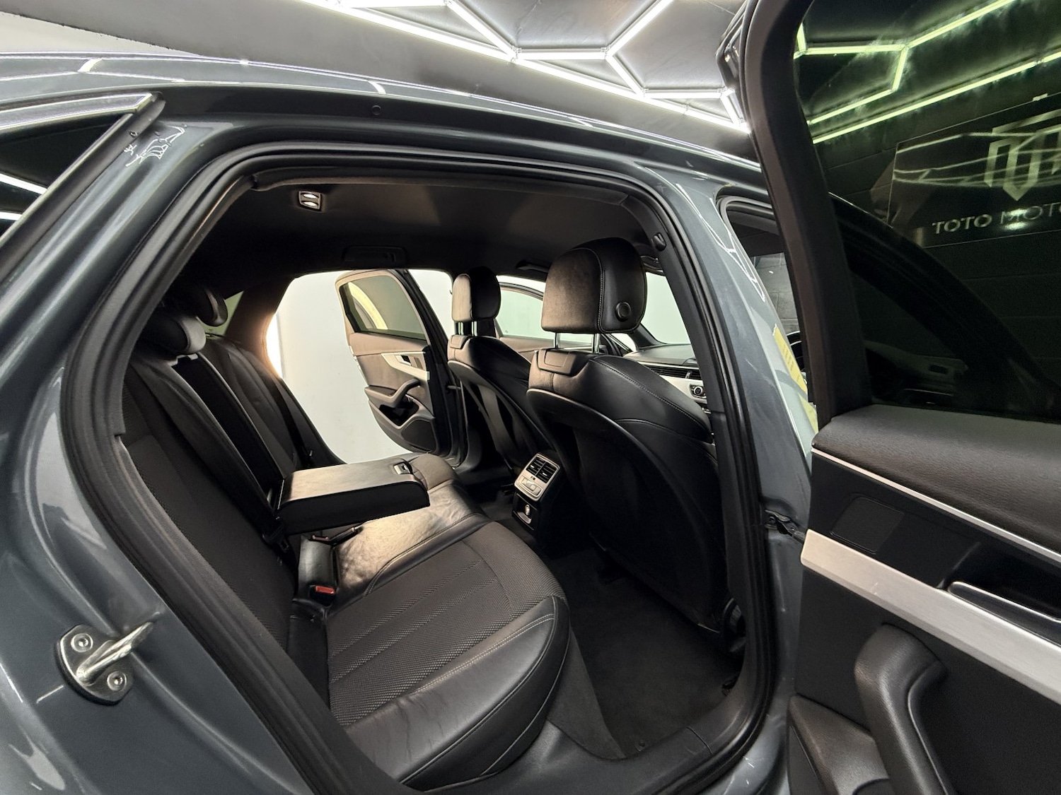 Used Audi A4 2016 for sale - 77558655: Photo 35