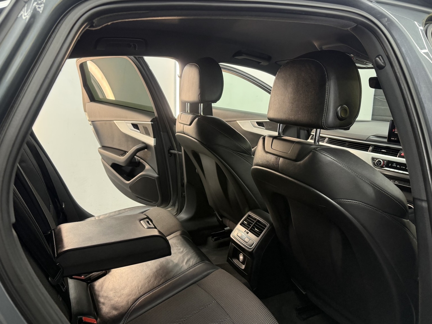 Used Audi A4 2016 for sale - 77558655: Photo 36