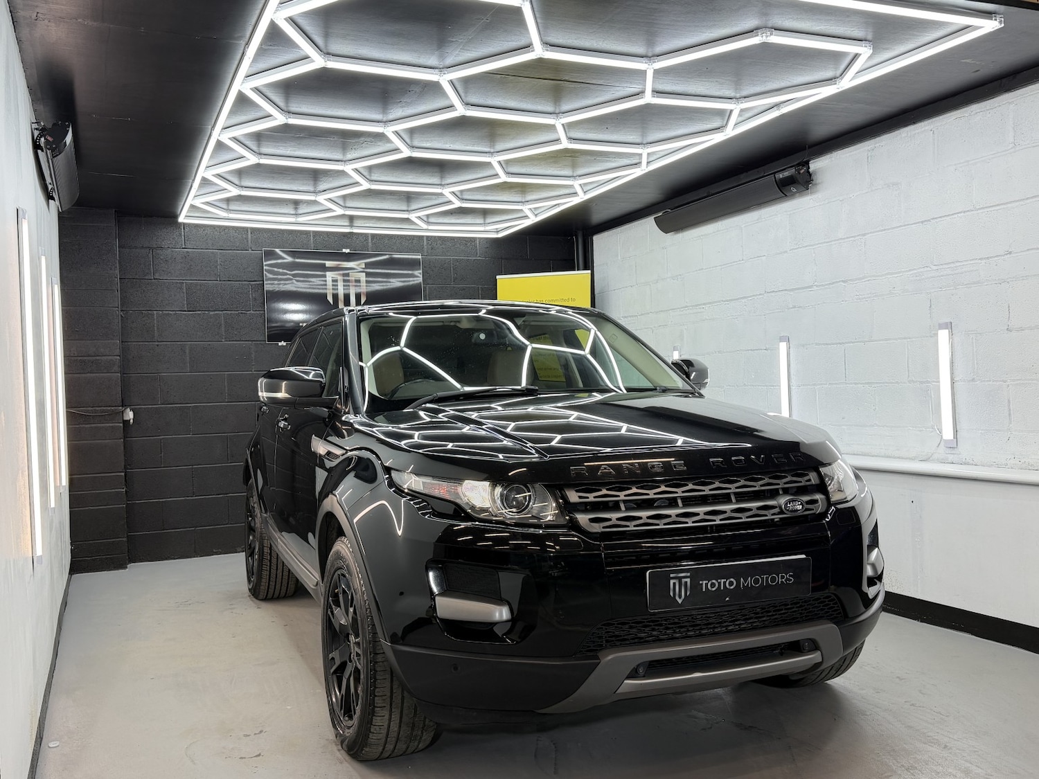 Used Land Rover Range Rover Evoque 2013 for sale - 77802639: Photo 4